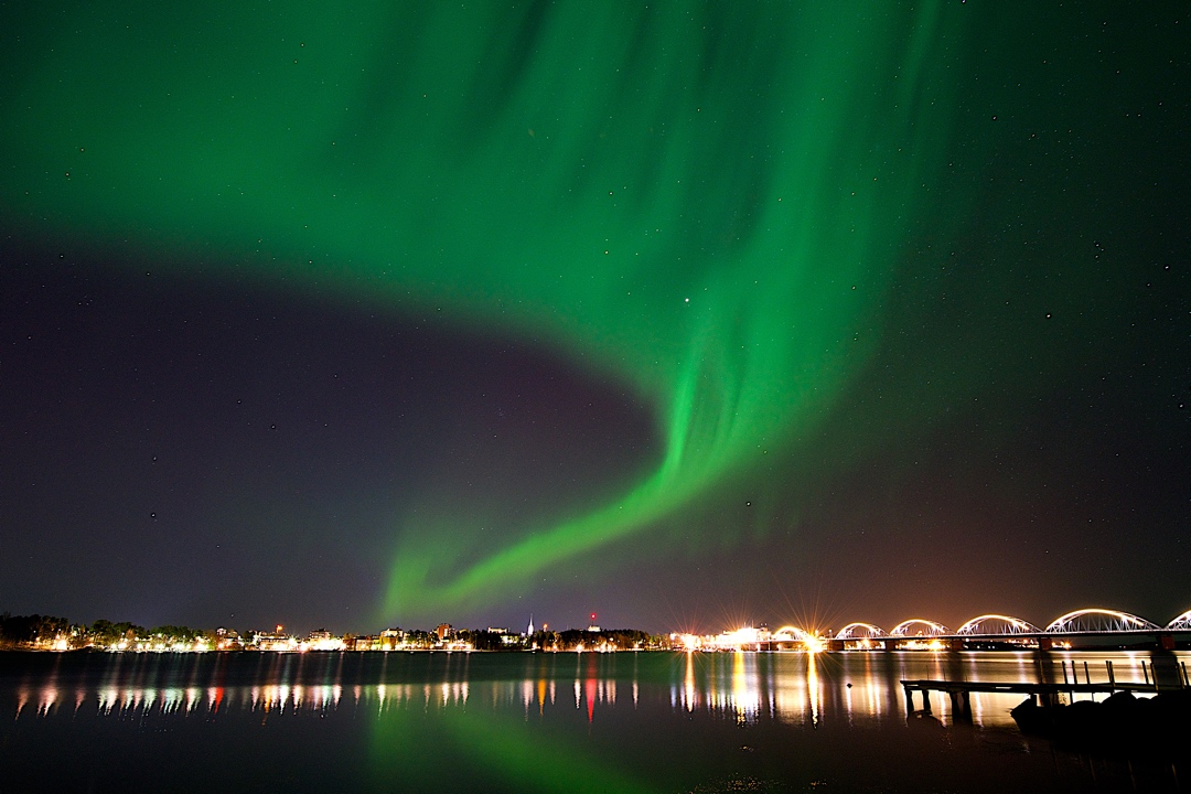 northern_lights_lulea_town